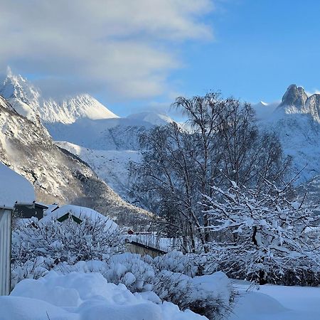 Andalsnes Gustehouse Apartman Kültér fotó