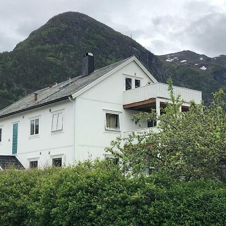 Andalsnes Gustehouse Apartman Kültér fotó