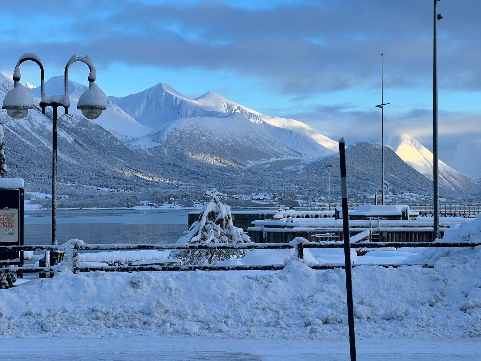 Andalsnes Gustehouse Apartman Kültér fotó