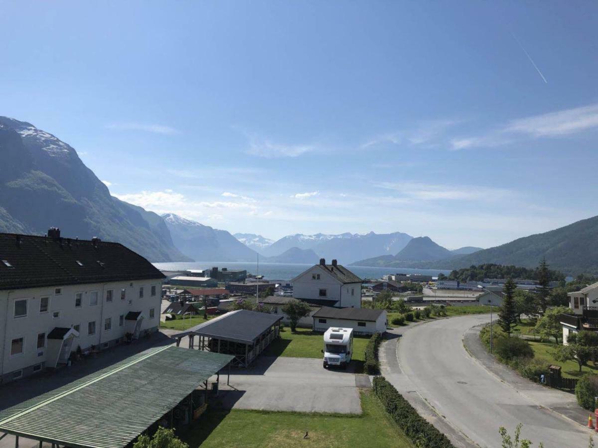 Andalsnes Gustehouse Apartman Kültér fotó