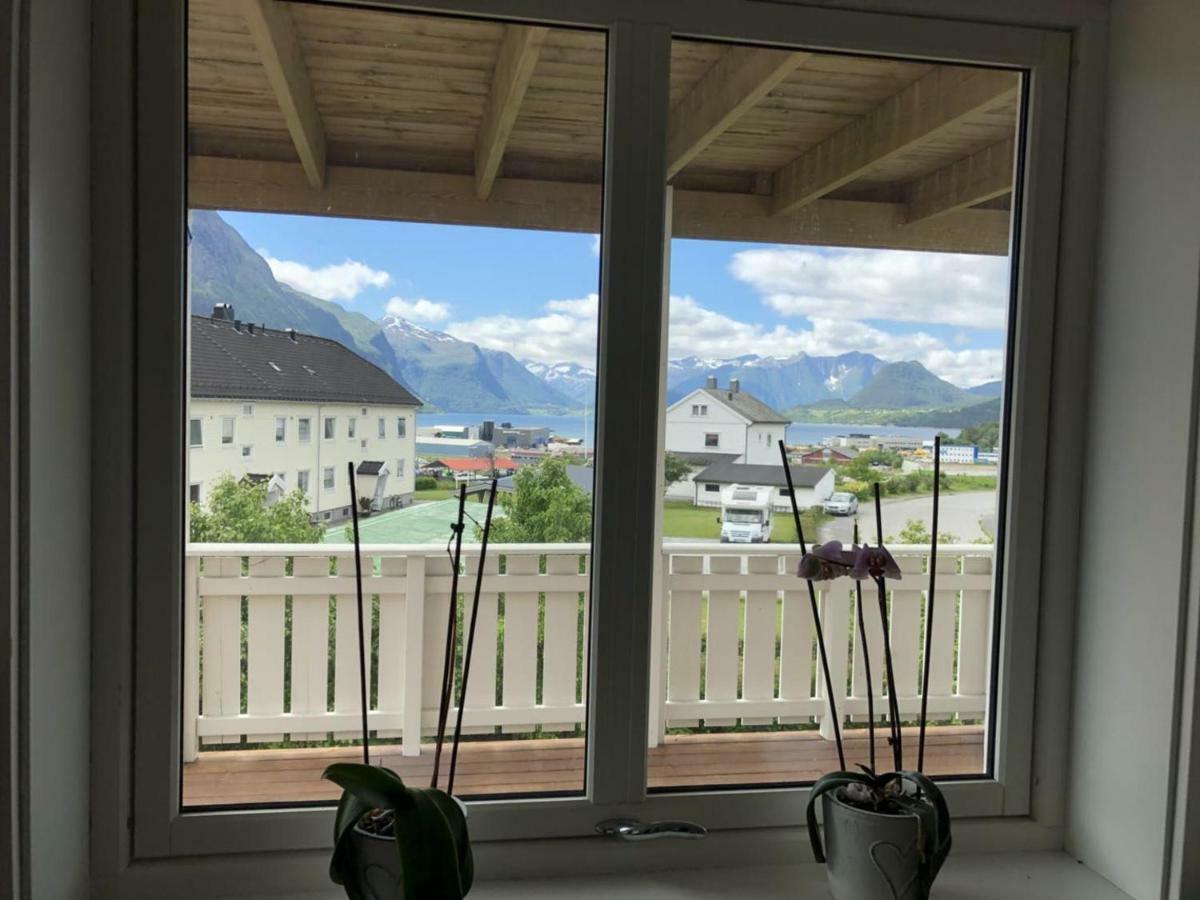 Andalsnes Gustehouse Apartman Kültér fotó